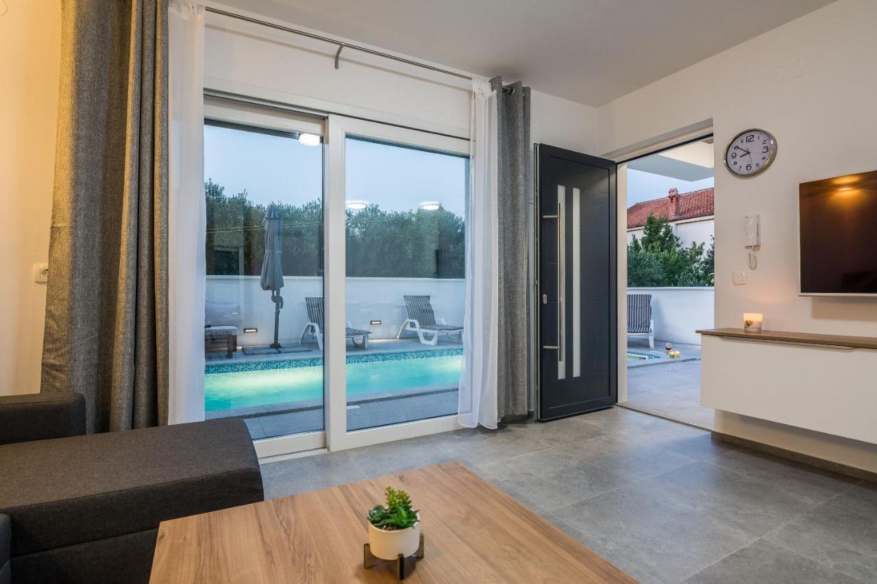 Apartment Spanic 1 Vir Exterior photo